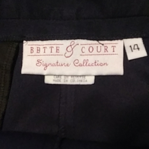 Women's Bette Court Signature Collection Shorts - Picture 6 of 10